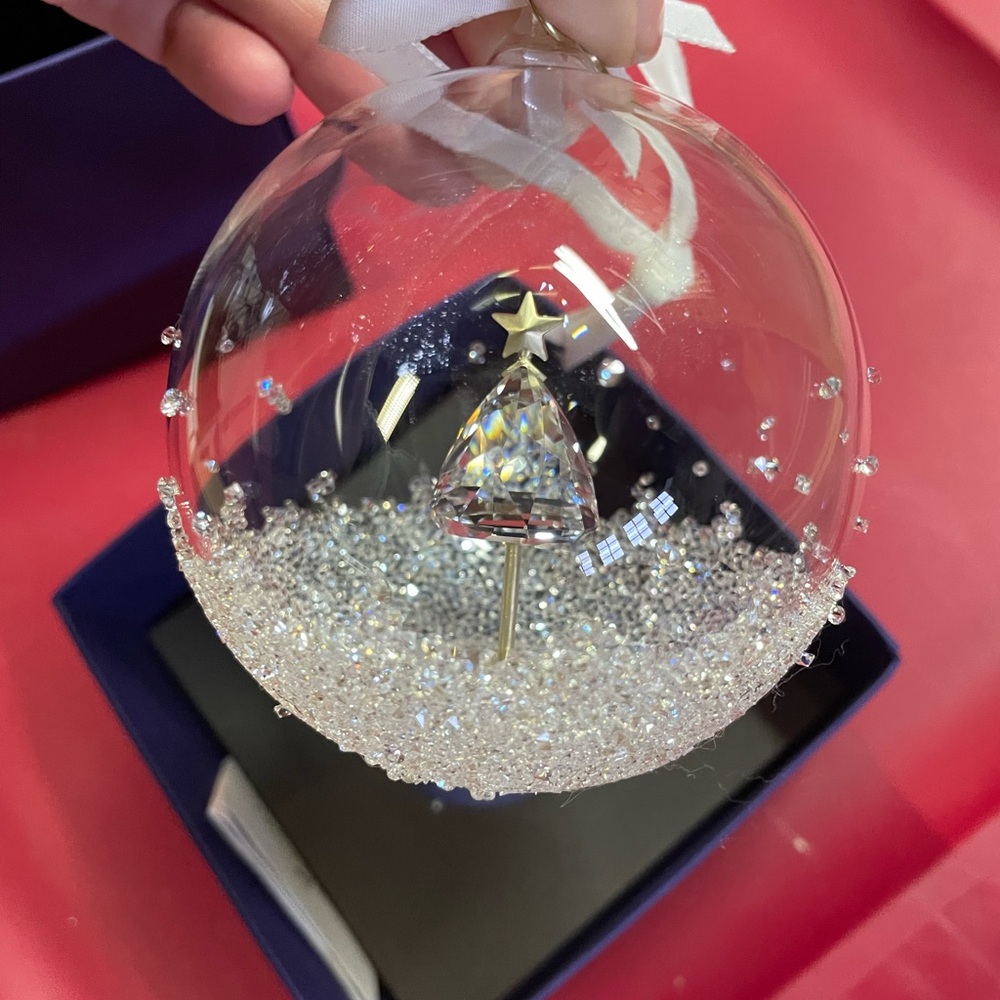 Swarovski 2021 ball ornament